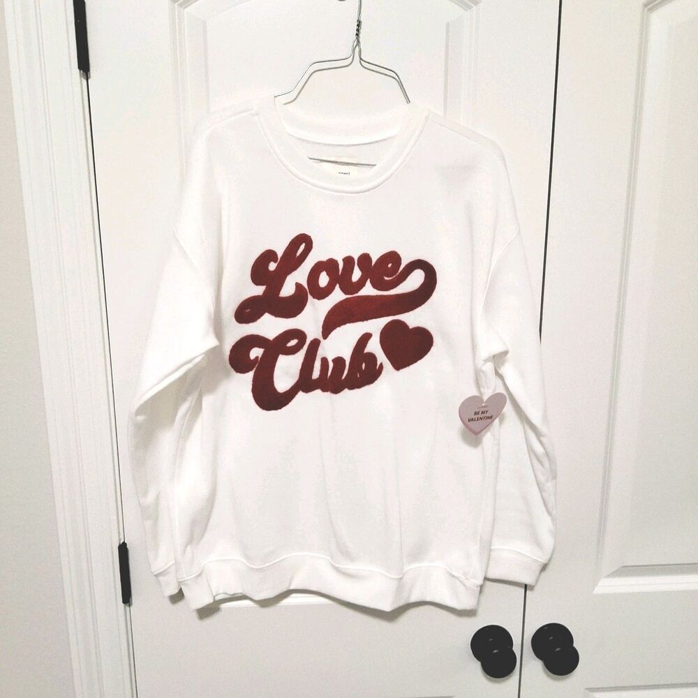 NWT No Comment Juniors Long Sleeve Love Club Patch Sweater White Size Medium